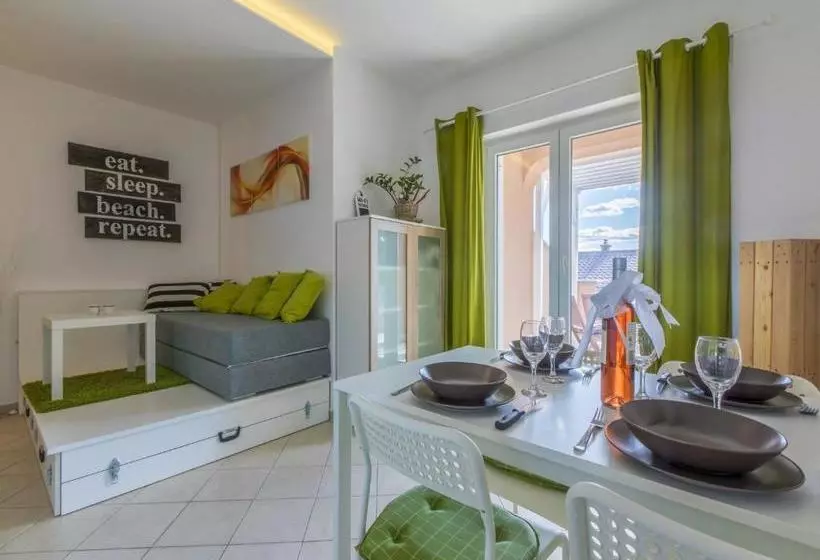 Apartment Color Green