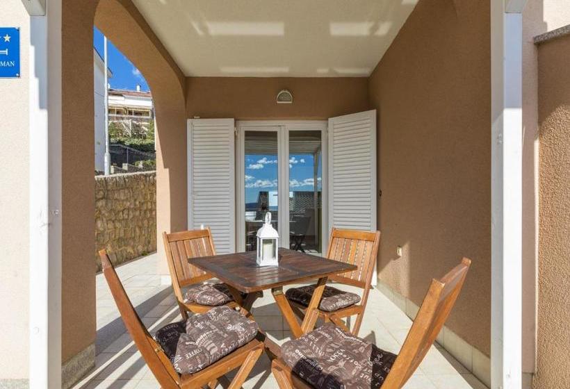 Apartment Color Green