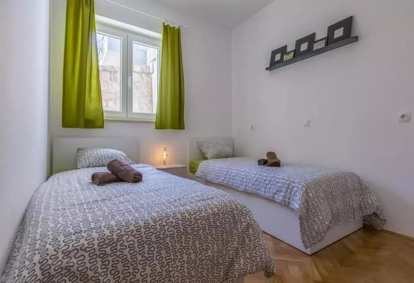 Apartment Color Green