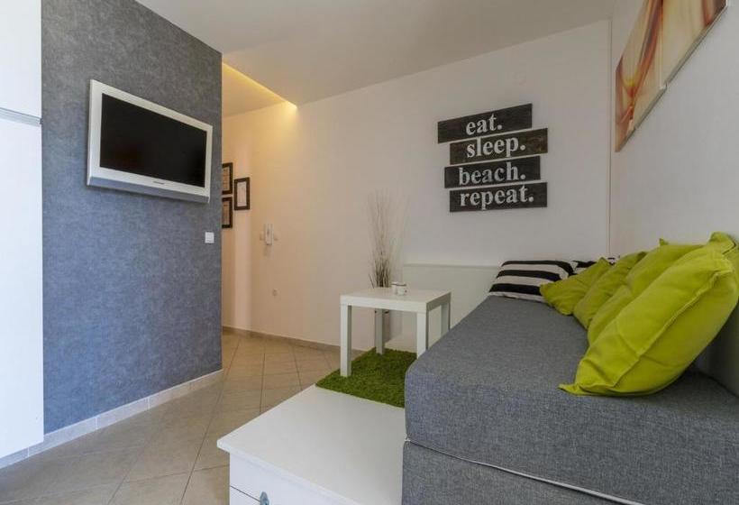 Apartment Color Green