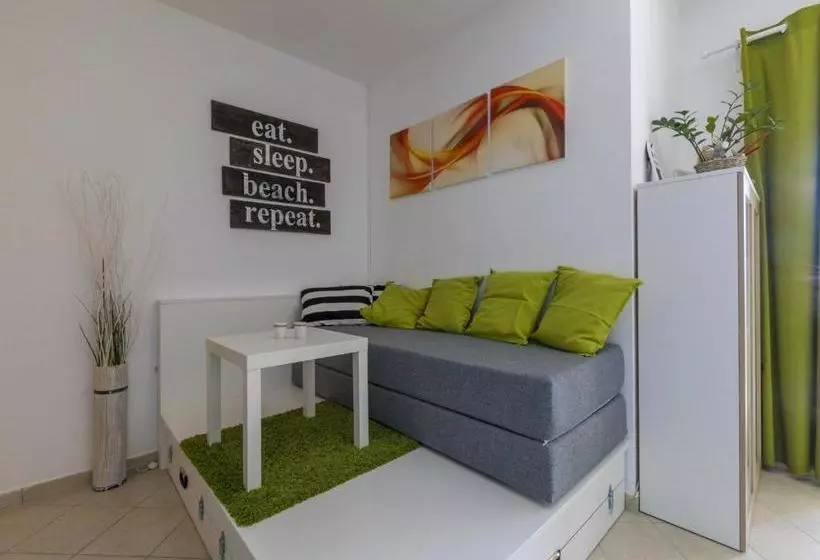 Apartment Color Green