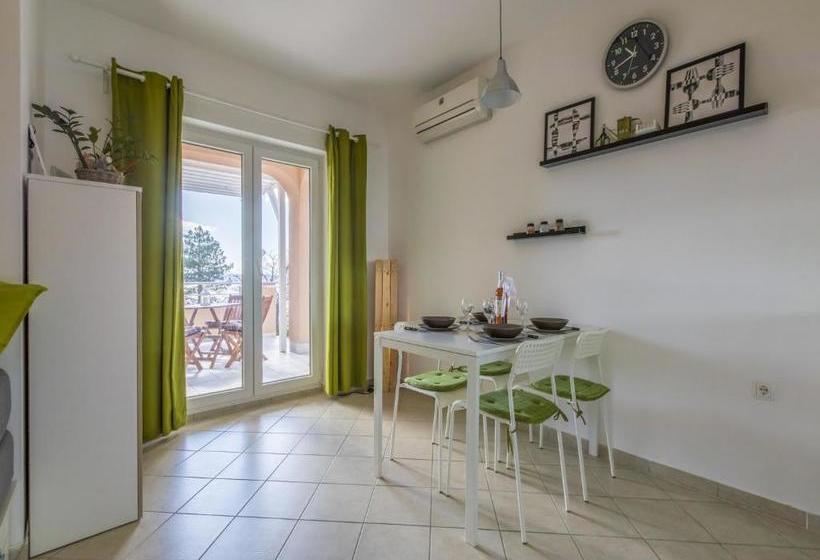 Apartment Color Green