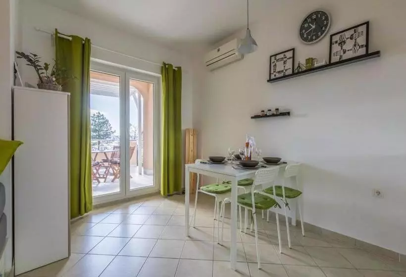 Apartment Color Green