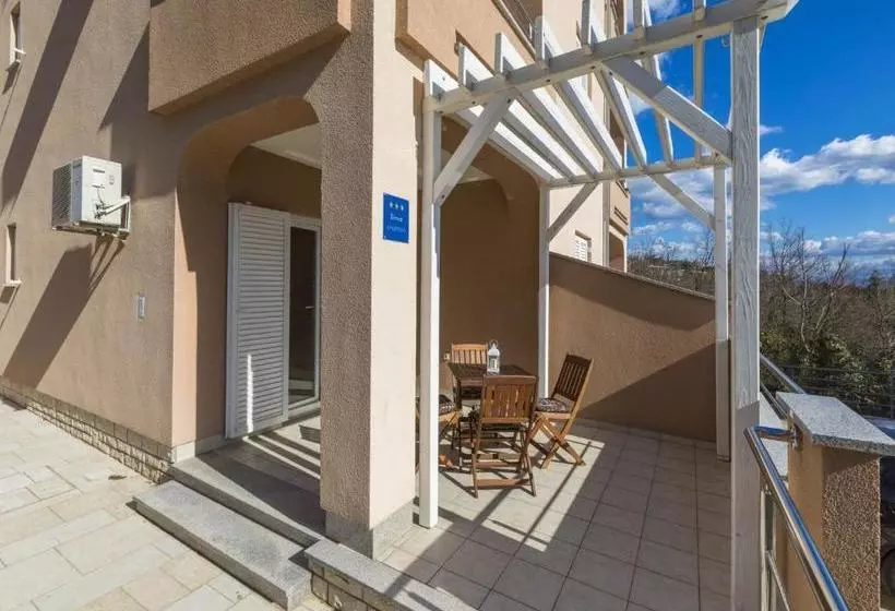 Apartment Color Green