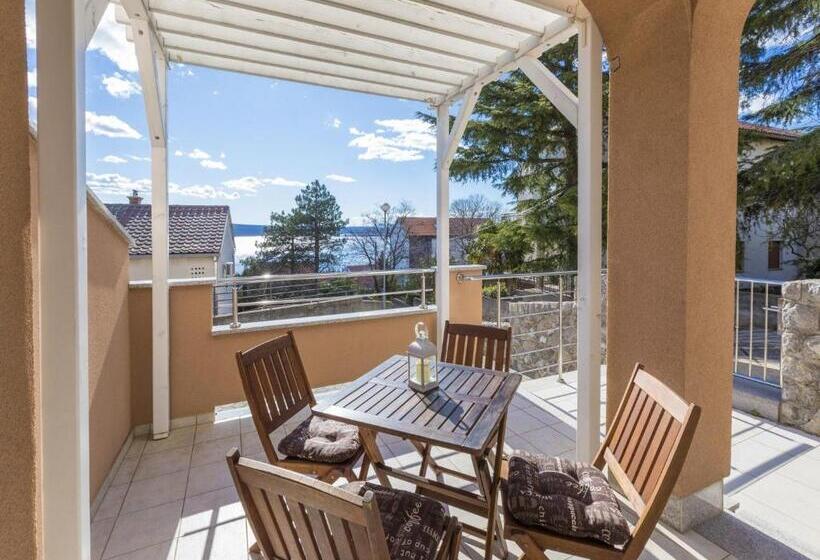 Apartment Color Green