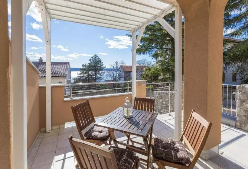 Apartment Color Green