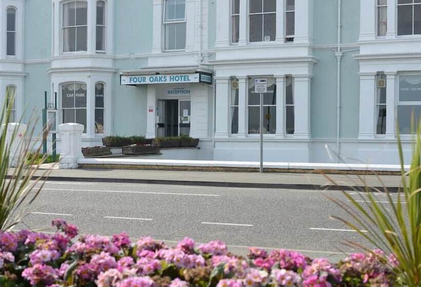 هتل Four Oaks