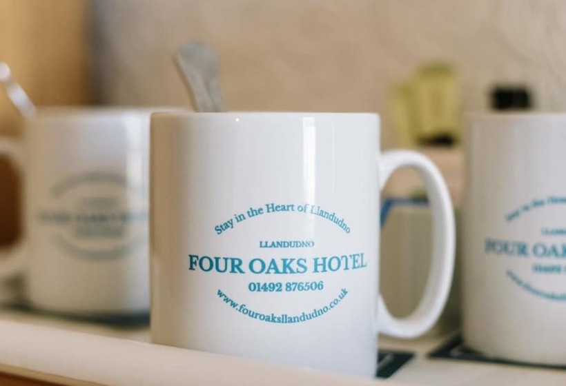 هتل Four Oaks