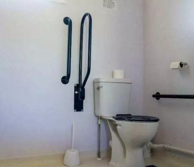 Hotelli Woodlakes Park By Liv Retreats