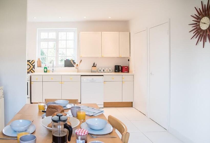 Partridge Cottage, Shottisham