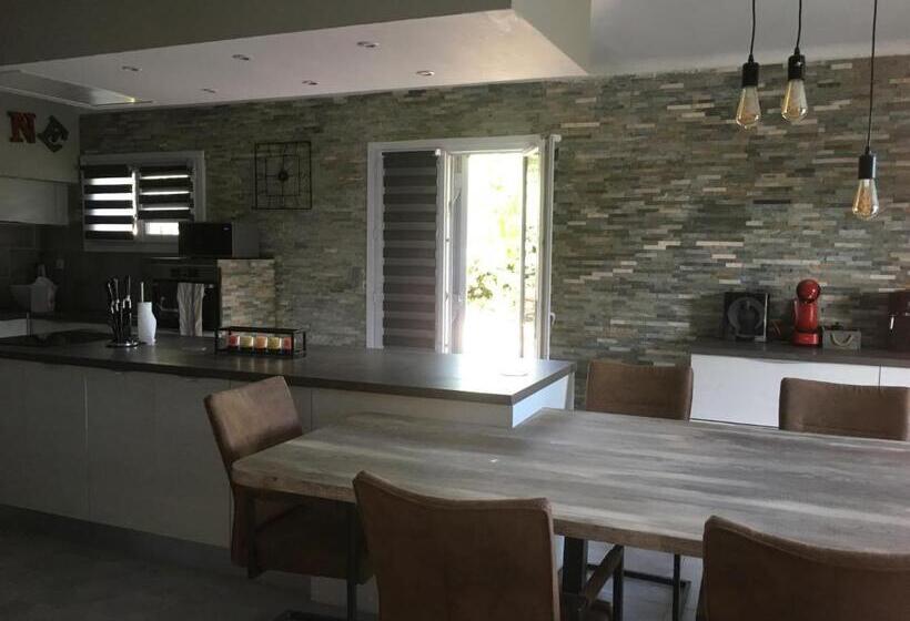 פנסיון La Calanque Du Boucharel