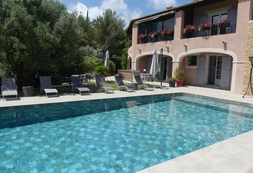 פנסיון La Calanque Du Boucharel