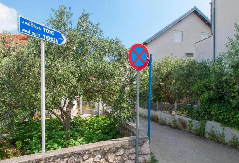 Deluxe Apartment Toni