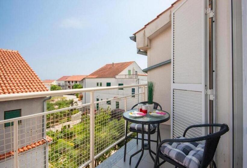 Deluxe Apartment Toni