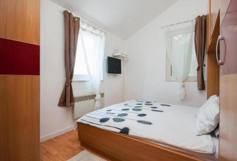 Deluxe Apartment Toni