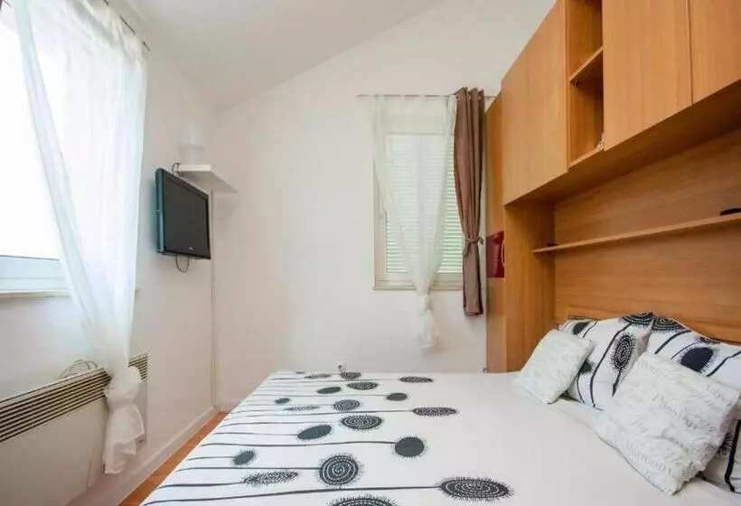 Deluxe Apartment Toni