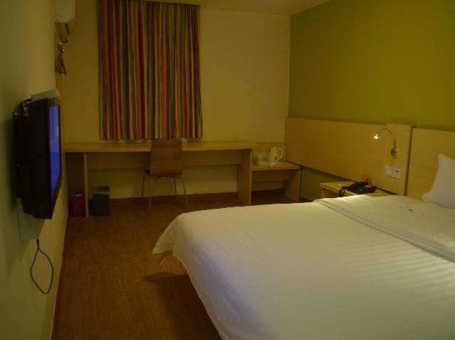 Hotell 7days Inn Zhuhai Jida Zhongdian Mansion