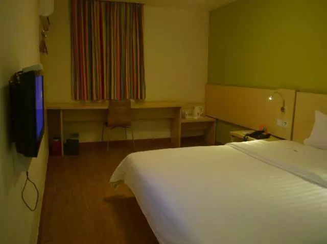 Hotelli 7days Inn Zhuhai Jida Zhongdian Mansion