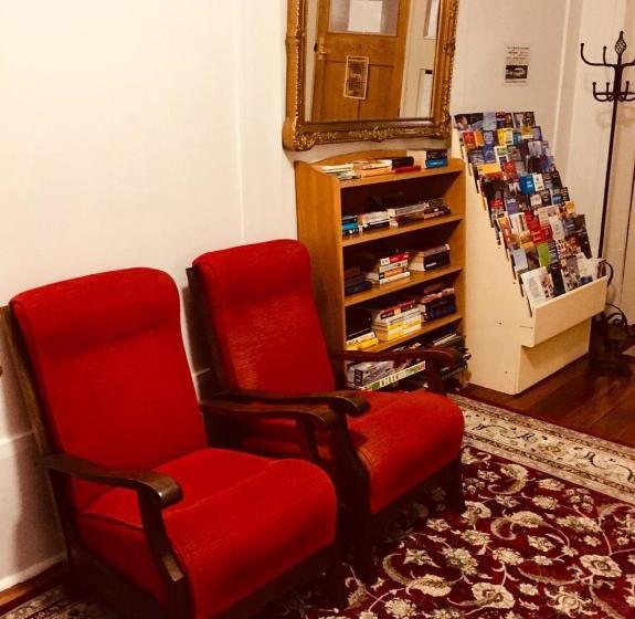 فندق Albatross Inn Bed & Breakfast