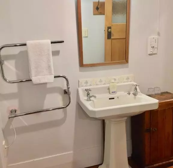 Hotelli Albatross Inn Bed & Breakfast