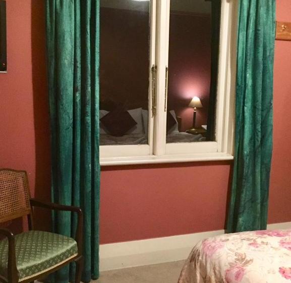 فندق Albatross Inn Bed & Breakfast