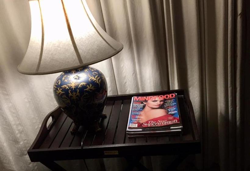 فندق Albatross Inn Bed & Breakfast