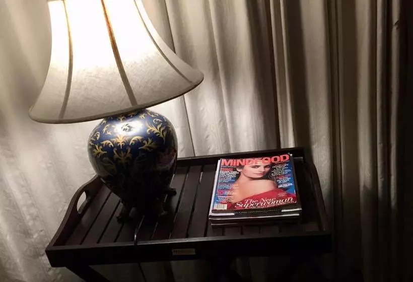 Hotelli Albatross Inn Bed & Breakfast