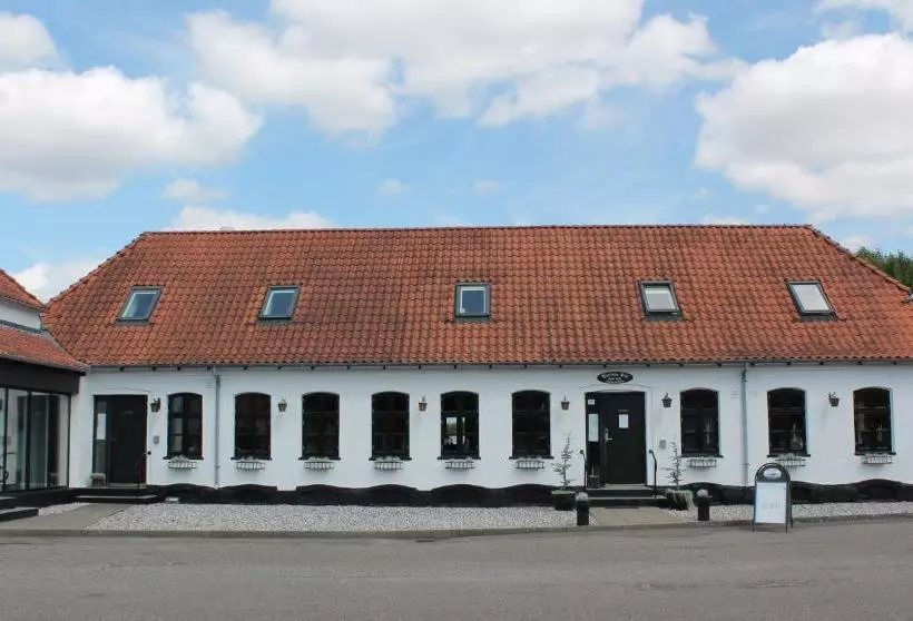 هتل Harresø Kro