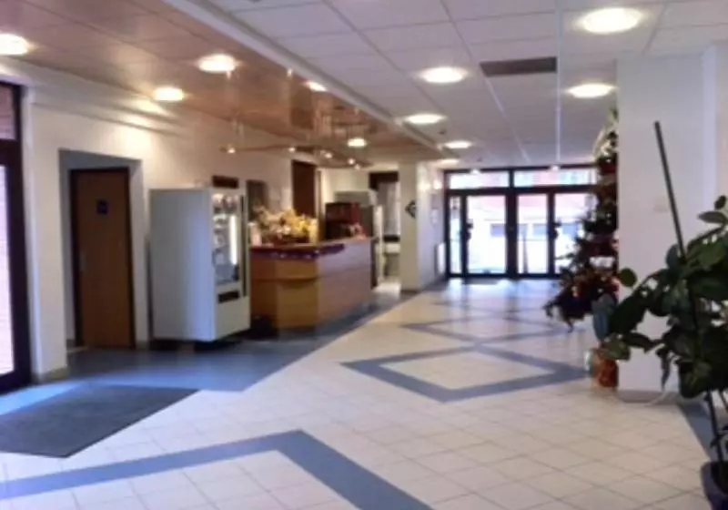 ホテル Kyriad Direct Montauban Centre