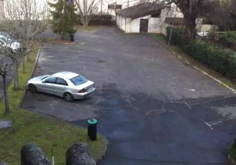 ホテル Kyriad Direct Montauban Centre