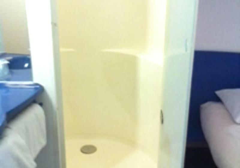 בית מלון כפרי Kyriad Direct Montauban Centre