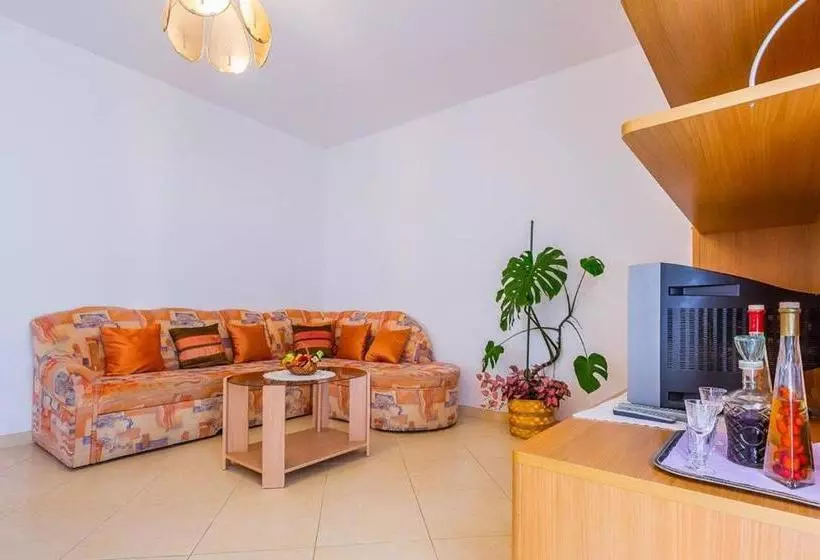 هتل Apartments Milka