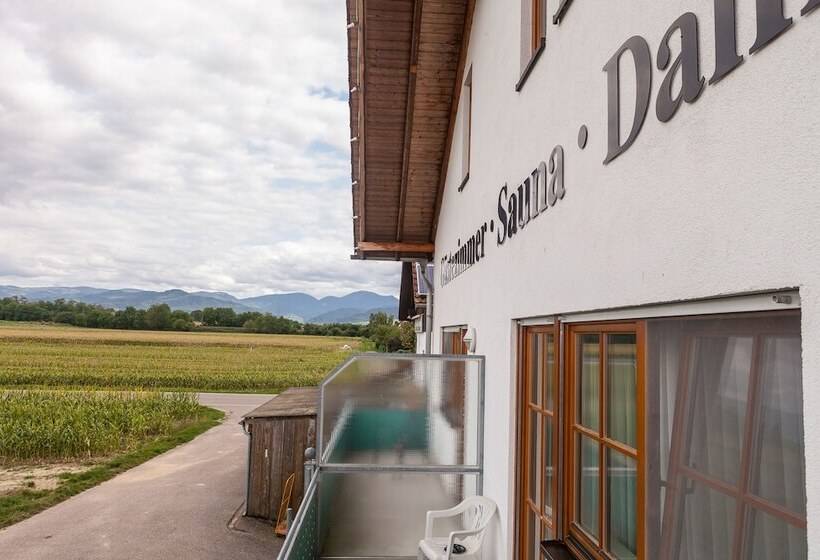 فندق Tonis Tenne