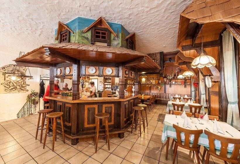 فندق Tonis Tenne