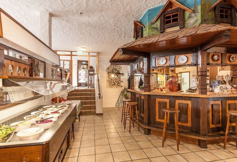 فندق Tonis Tenne