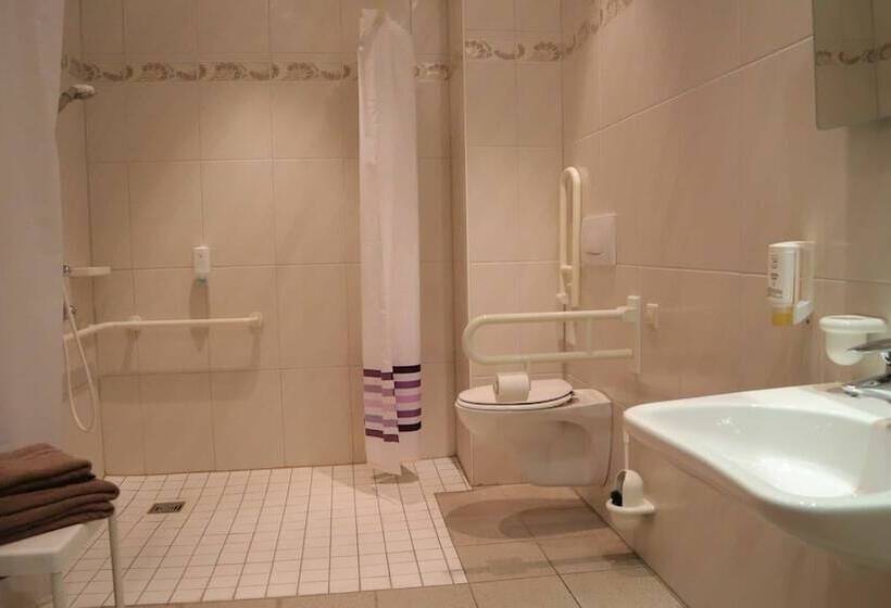 فندق Tonis Tenne