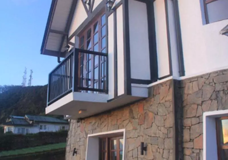 Hotelli Villa De Roshe