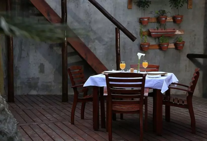 ホテル Isandlwana Lodge