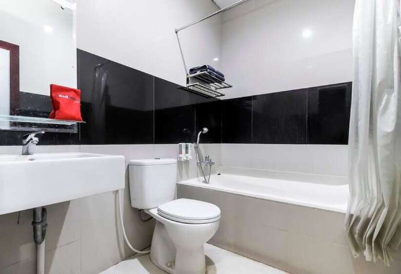 בית מלון כפרי Reddoorz Plus @ Tuparev Cirebon