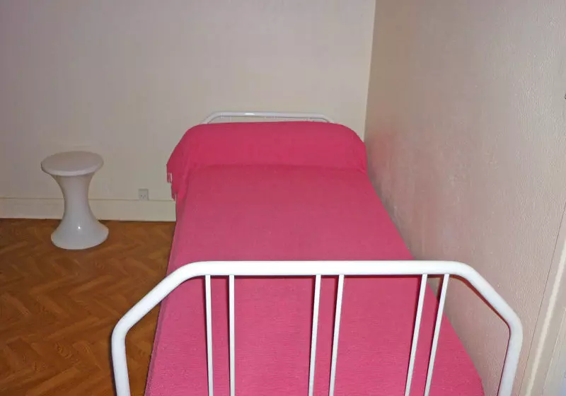 هتل Holiday House Jean Michel
