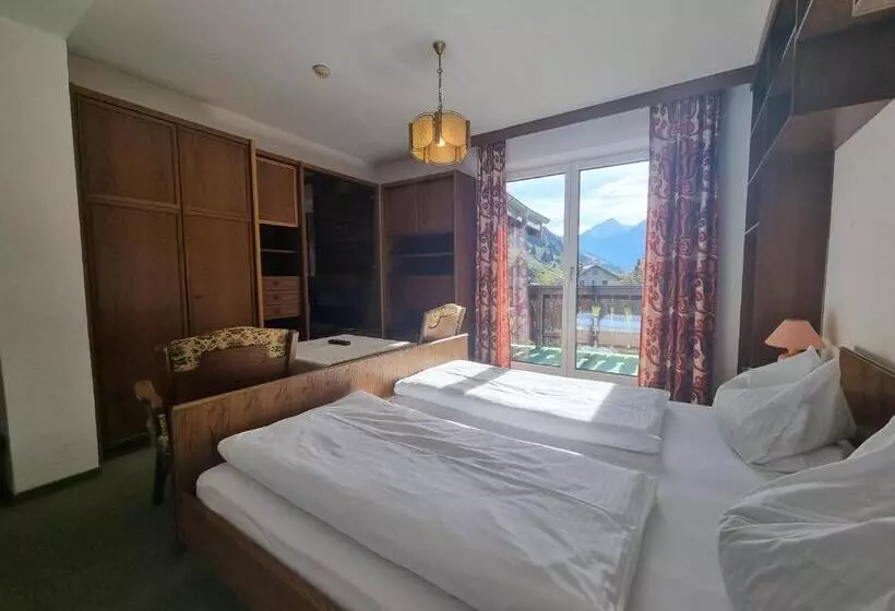 ホテル Pension Kaiserer