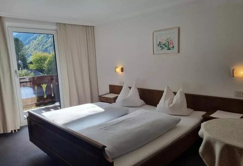 ホテル Pension Kaiserer