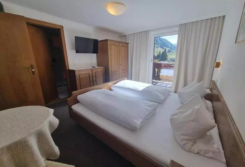 ホテル Pension Kaiserer