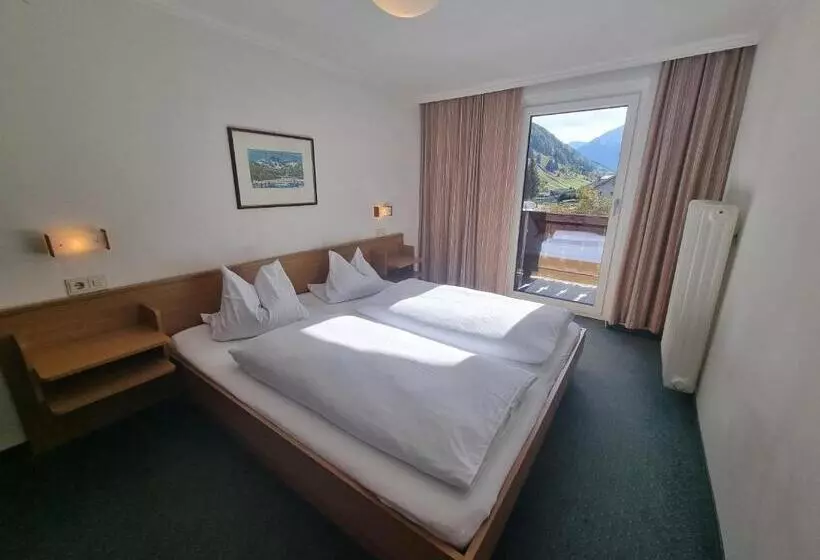 ホテル Pension Kaiserer