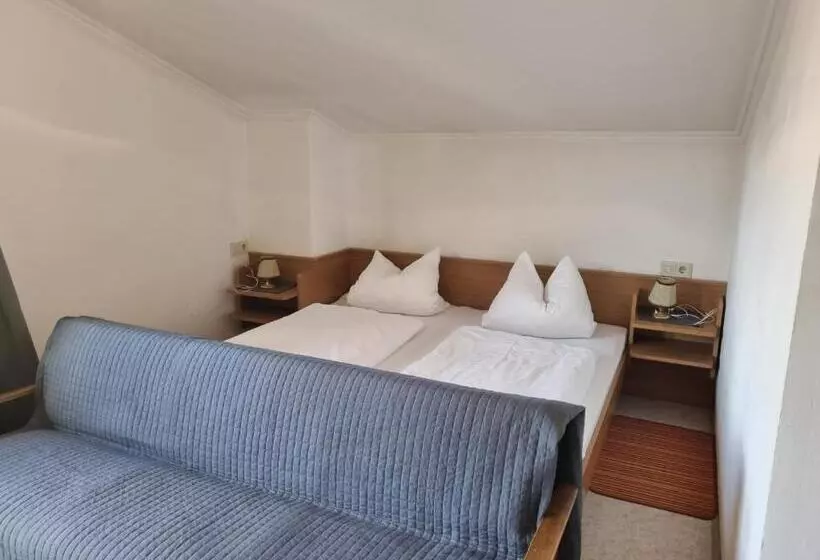 ホテル Pension Kaiserer