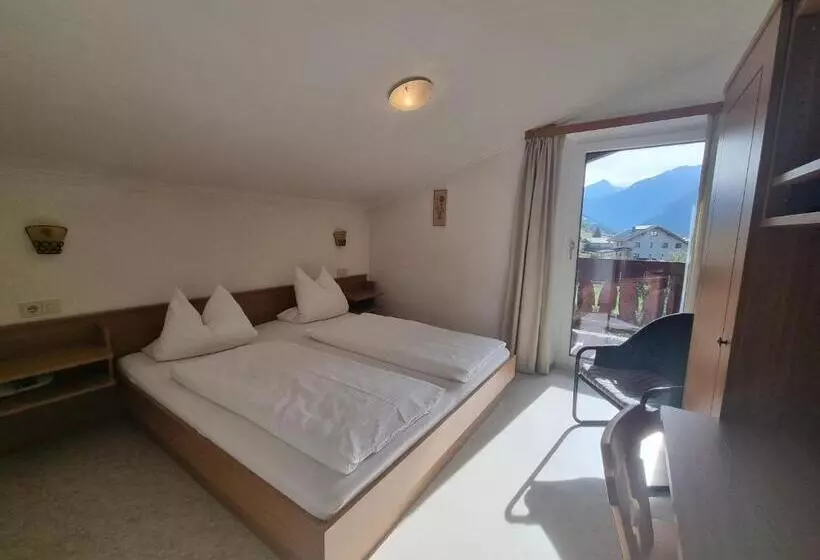 ホテル Pension Kaiserer