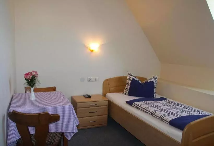 Hotelli Schwarzer Adler