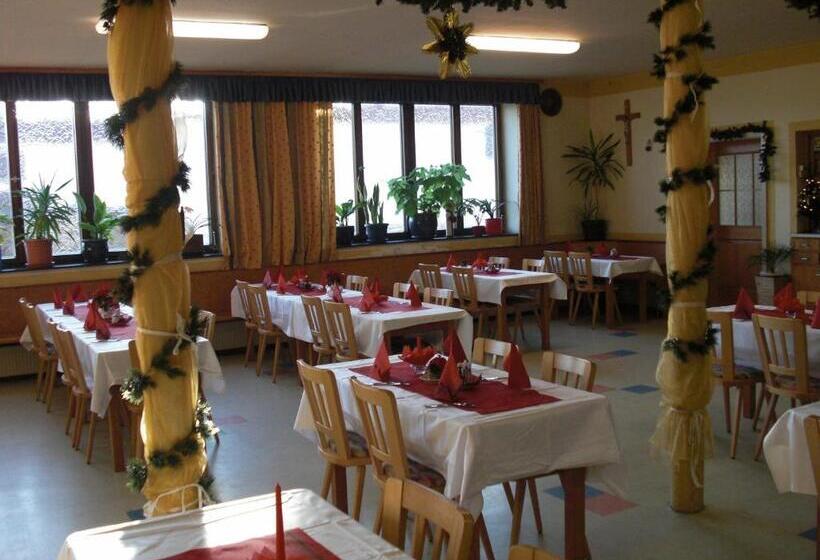 Hotelli Schwarzer Adler