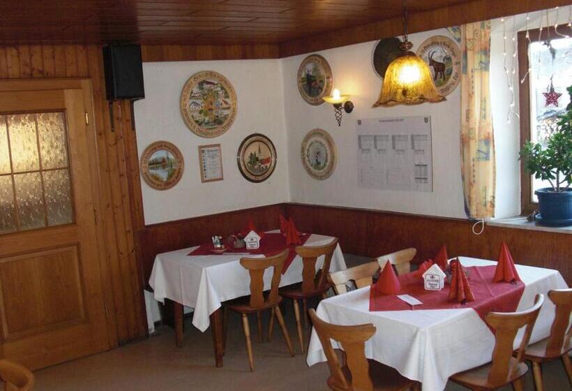 Hotelli Schwarzer Adler