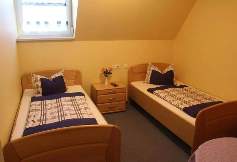 Hotelli Schwarzer Adler